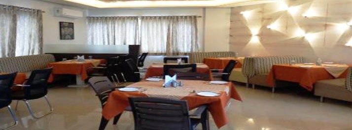 2080/Hotel Udayanraje Palace - Ahmednagar 02.jpg